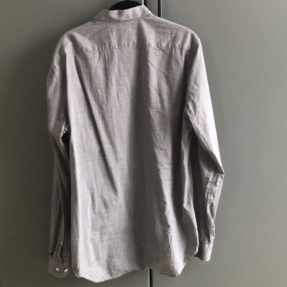 light gray THEORY 100% cotton button down longsleeve lightweight shirt EUC - Picture 5 of 6